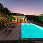 Avgi Villa Glossa