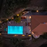 Avgi Villa