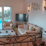 Avgi Villa