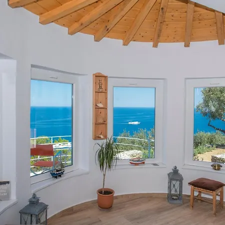 Avgi Villa Glossa