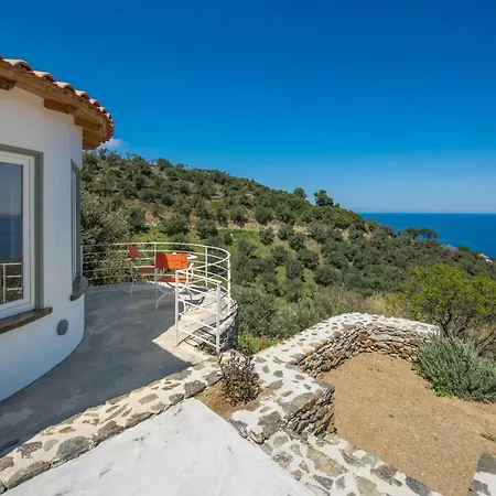 Avgi Villa Glossa