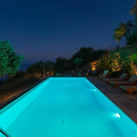 Avgi Villa