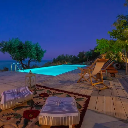 Avgi Villa